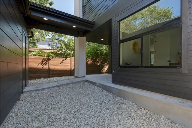 1202 Perez ST A, Austin, TX 78721