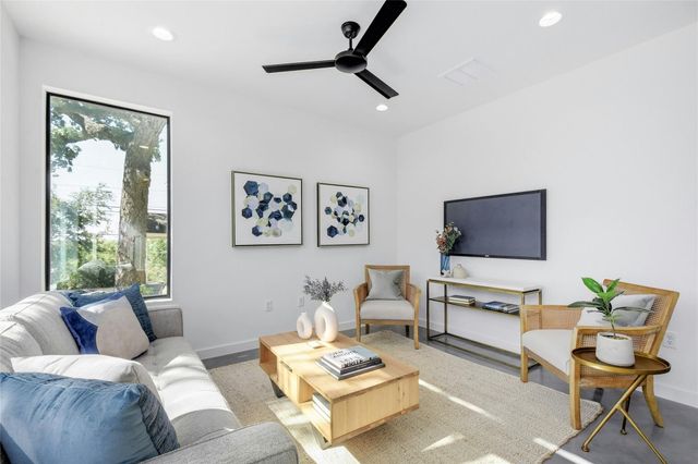 1202 Perez ST A, Austin, TX 78721