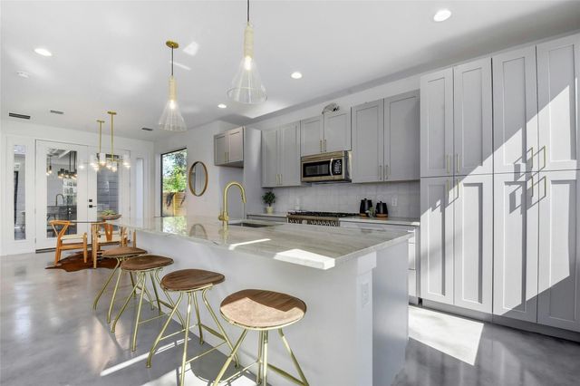 1202 Perez ST A, Austin, TX 78721