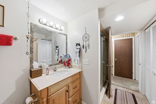 1582 N EMERALD DR, Layton, UT 84040