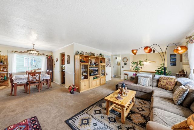 1582 N EMERALD DR, Layton, UT 84040