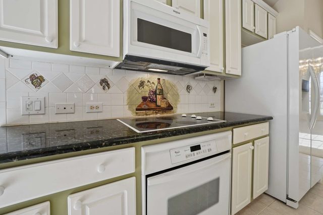 469 Crestview Point Drive, Lewisville, TX 75067