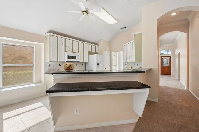 469 Crestview Point Drive, Lewisville, TX 75067