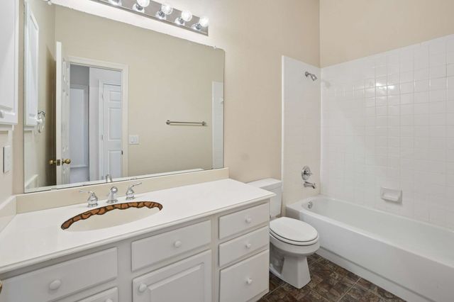 469 Crestview Point Drive, Lewisville, TX 75067