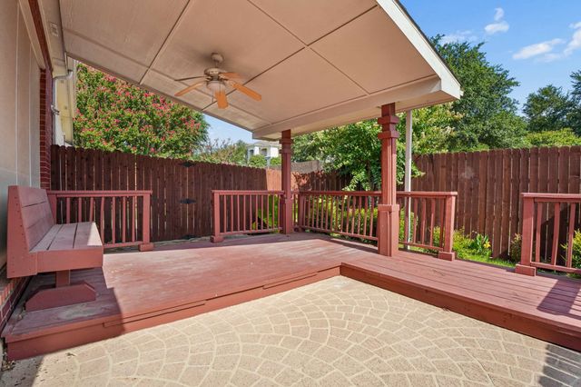 469 Crestview Point Drive, Lewisville, TX 75067