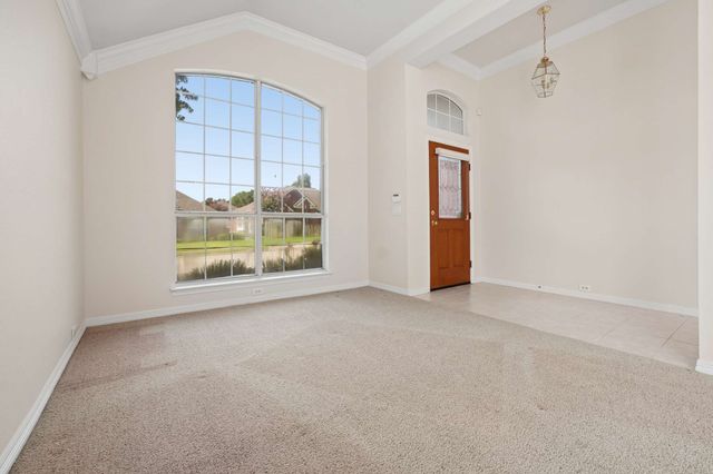 469 Crestview Point Drive, Lewisville, TX 75067