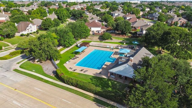 469 Crestview Point Drive, Lewisville, TX 75067