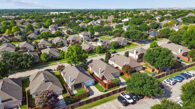 469 Crestview Point Drive, Lewisville, TX 75067