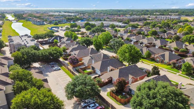 469 Crestview Point Drive, Lewisville, TX 75067