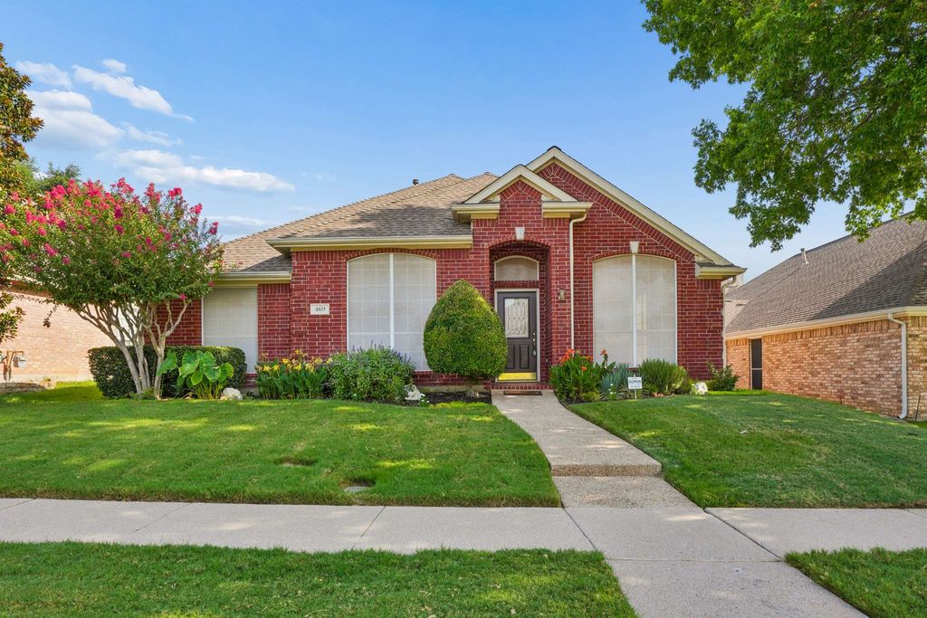 469 Crestview Point Drive, Lewisville, TX 75067