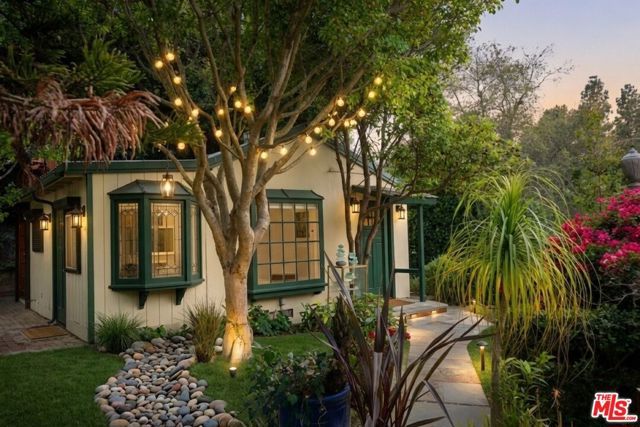 1418 Lindacrest Drive, Beverly Hills, CA 90210