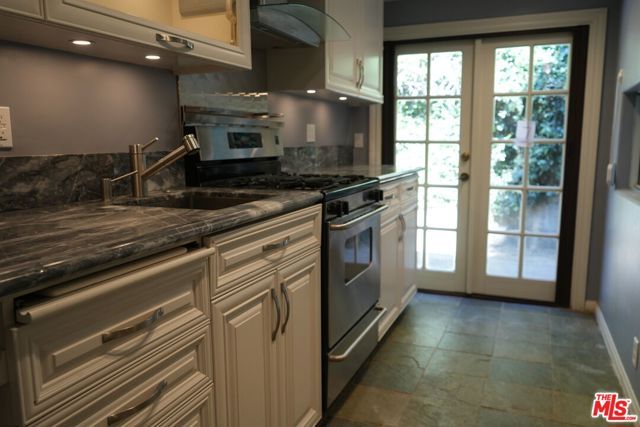 1418 Lindacrest Drive, Beverly Hills, CA 90210