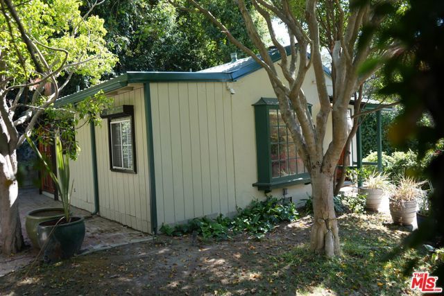 1418 Lindacrest Drive, Beverly Hills, CA 90210