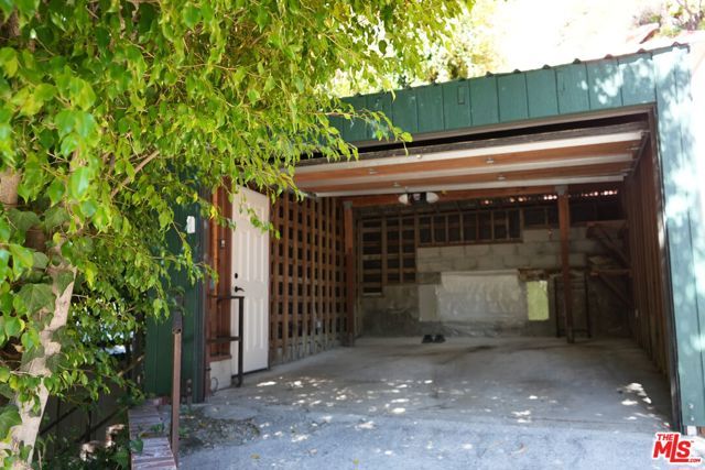 1418 Lindacrest Drive, Beverly Hills, CA 90210
