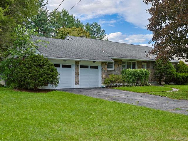 21 Pleasant View Road, Poughkeepsie, NY 12603