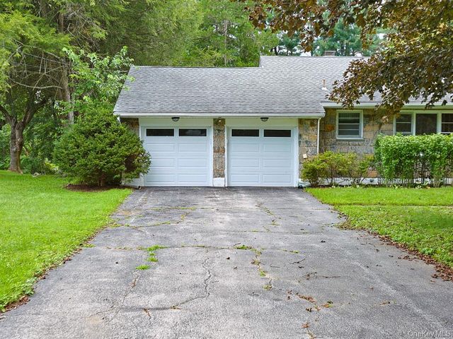 21 Pleasant View Road, Poughkeepsie, NY 12603