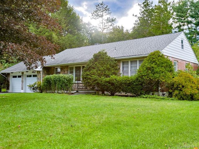 21 Pleasant View Road, Poughkeepsie, NY 12603