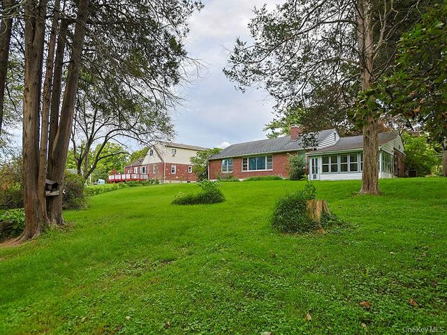 21 Pleasant View Road, Poughkeepsie, NY 12603