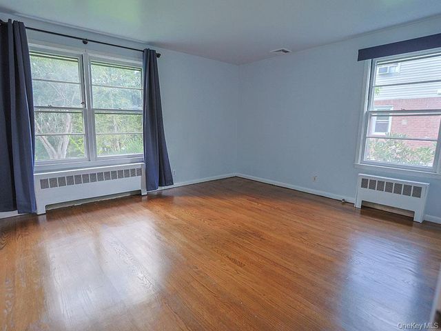 21 Pleasant View Road, Poughkeepsie, NY 12603