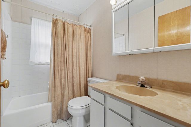 1705 Roseland Avenue, Kalamazoo City, MI 49001