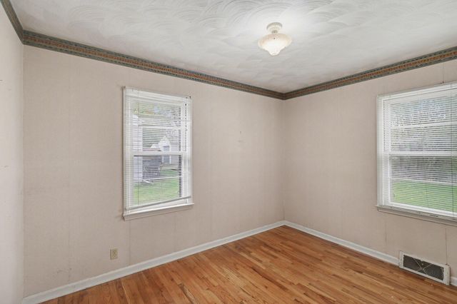 1705 Roseland Avenue, Kalamazoo City, MI 49001