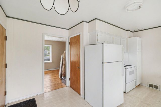 1705 Roseland Avenue, Kalamazoo City, MI 49001