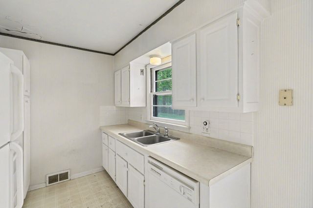 1705 Roseland Avenue, Kalamazoo City, MI 49001