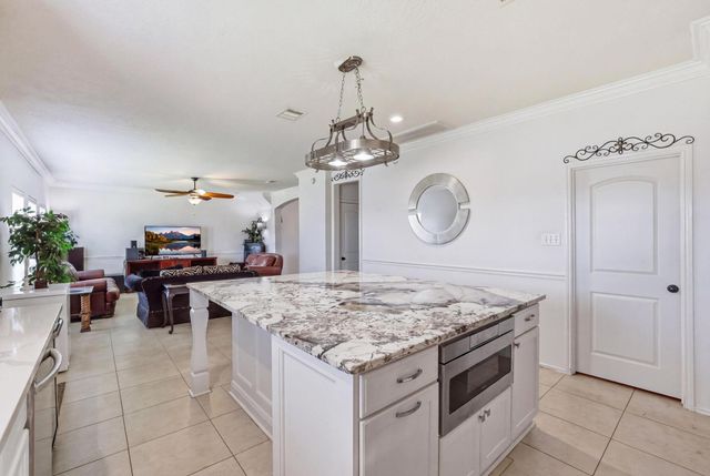 6407 Hillock Lane, Pearland, TX 77584