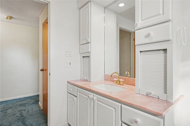 99 Bridgewood Drive, Greece, NY 14612