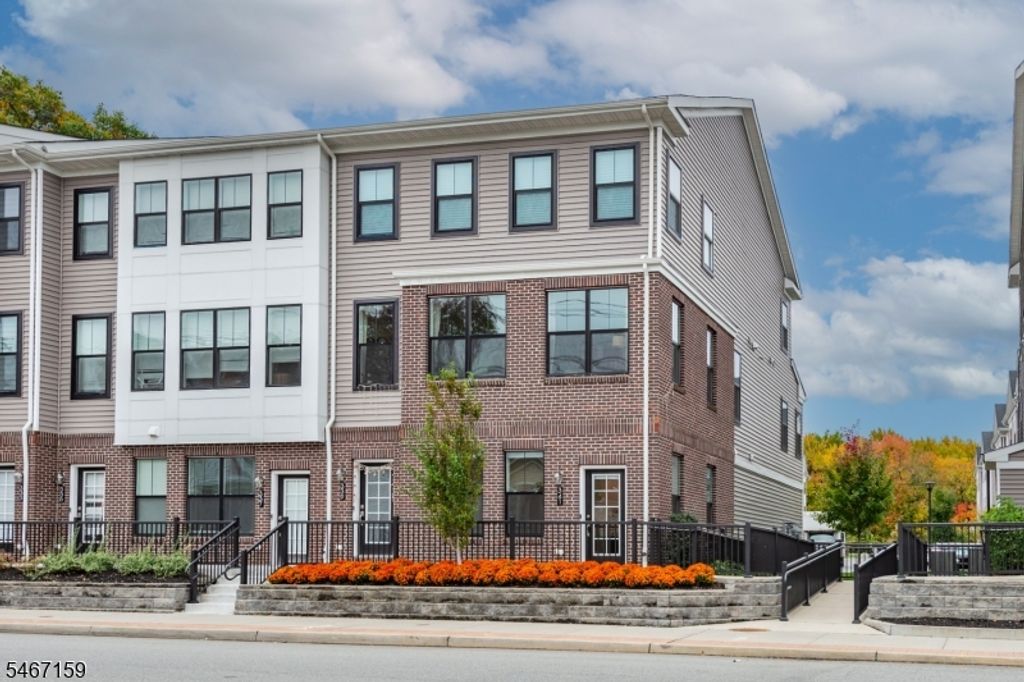 341 Main St, Little Falls Twp., NJ 07424 — exterior