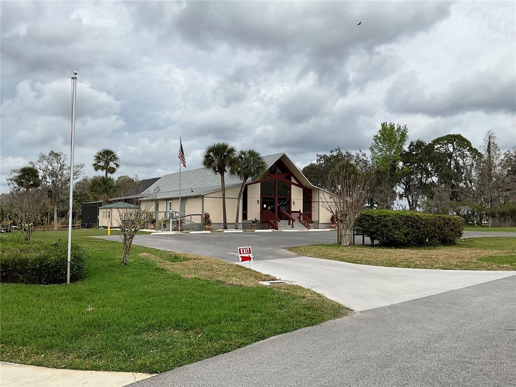 Image 50 of property listing at 116 TRADERS COVE BOULEVARD, Debary, FL 32713