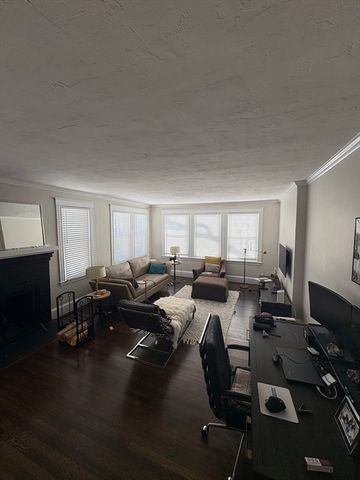 24 Warren Ave 1, Milton, MA 02186