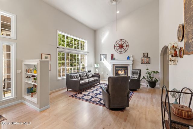 3256 E Cambridge DR, Hayden, ID 83835