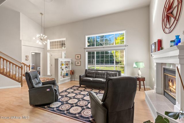 3256 E Cambridge DR, Hayden, ID 83835