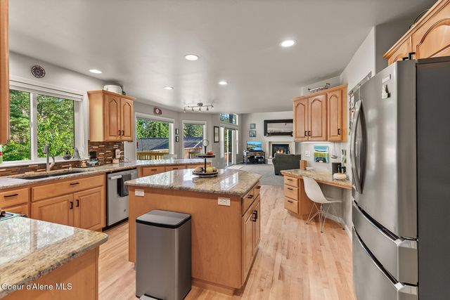 3256 E Cambridge DR, Hayden, ID 83835