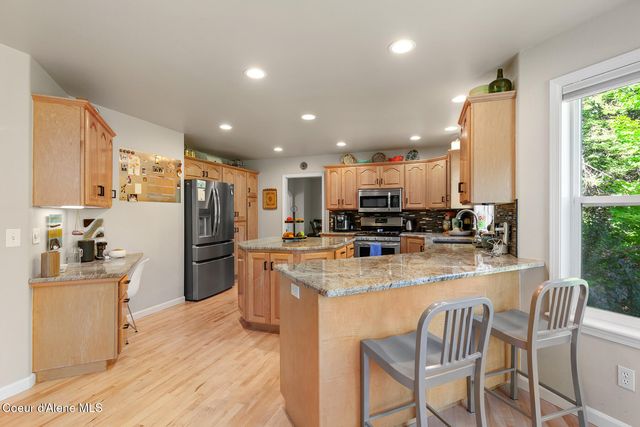 3256 E Cambridge DR, Hayden, ID 83835