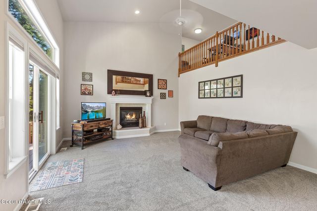 3256 E Cambridge DR, Hayden, ID 83835
