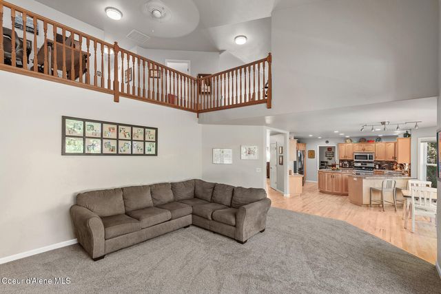 3256 E Cambridge DR, Hayden, ID 83835