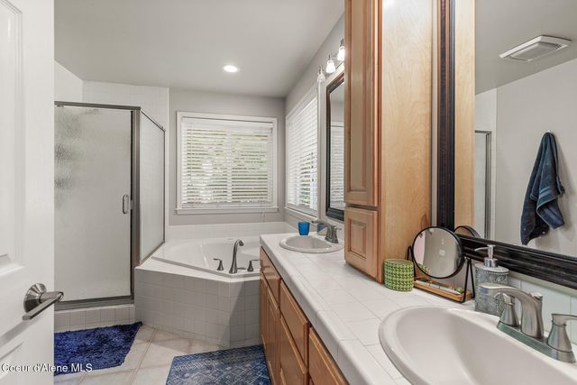 3256 E Cambridge DR, Hayden, ID 83835