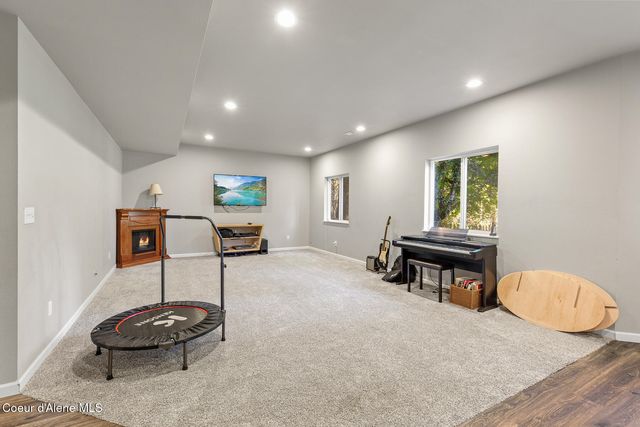 3256 E Cambridge DR, Hayden, ID 83835