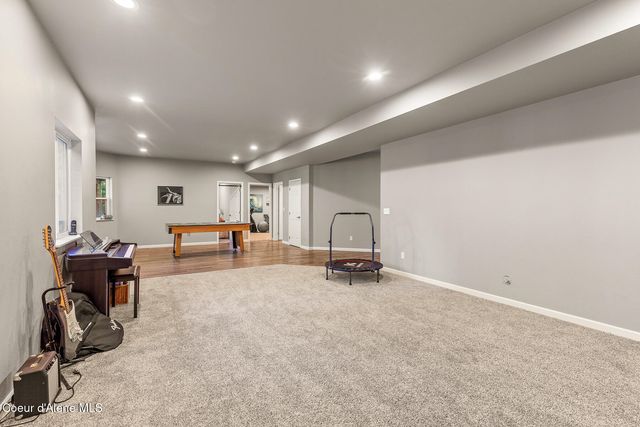 3256 E Cambridge DR, Hayden, ID 83835