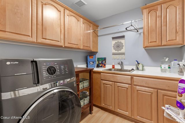 3256 E Cambridge DR, Hayden, ID 83835