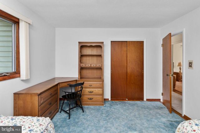 8 HUNT RD, Bordentown, NJ 08505
