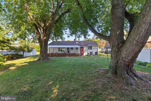 8 HUNT RD, Bordentown, NJ 08505