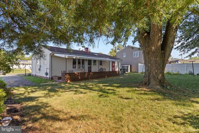 8 HUNT RD, Bordentown, NJ 08505