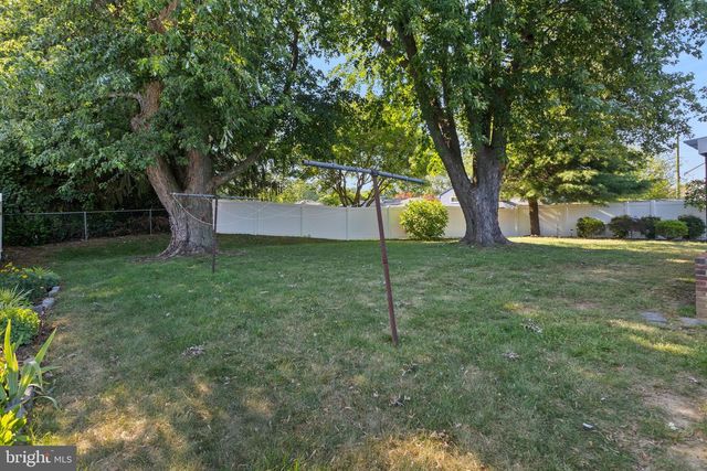 8 HUNT RD, Bordentown, NJ 08505