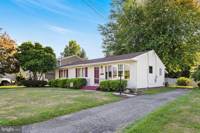 8 HUNT RD, Bordentown, NJ 08505