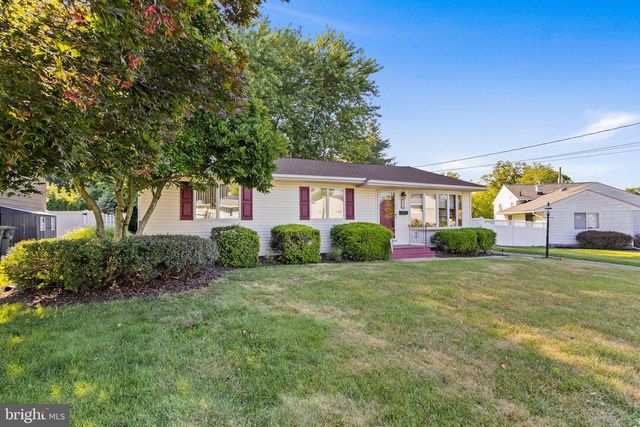 8 HUNT RD, Bordentown, NJ 08505