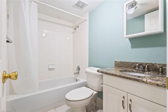 4629 Bayshore DR J3, Naples, FL 34112