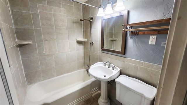 452 Fieldcrest Drive, Pittsburg, KS 66762